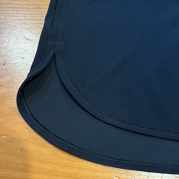 LULULEMON 4 Black On The Fly Skirt Woven Wrinkle-Free Pockets - Picture 6 of 9